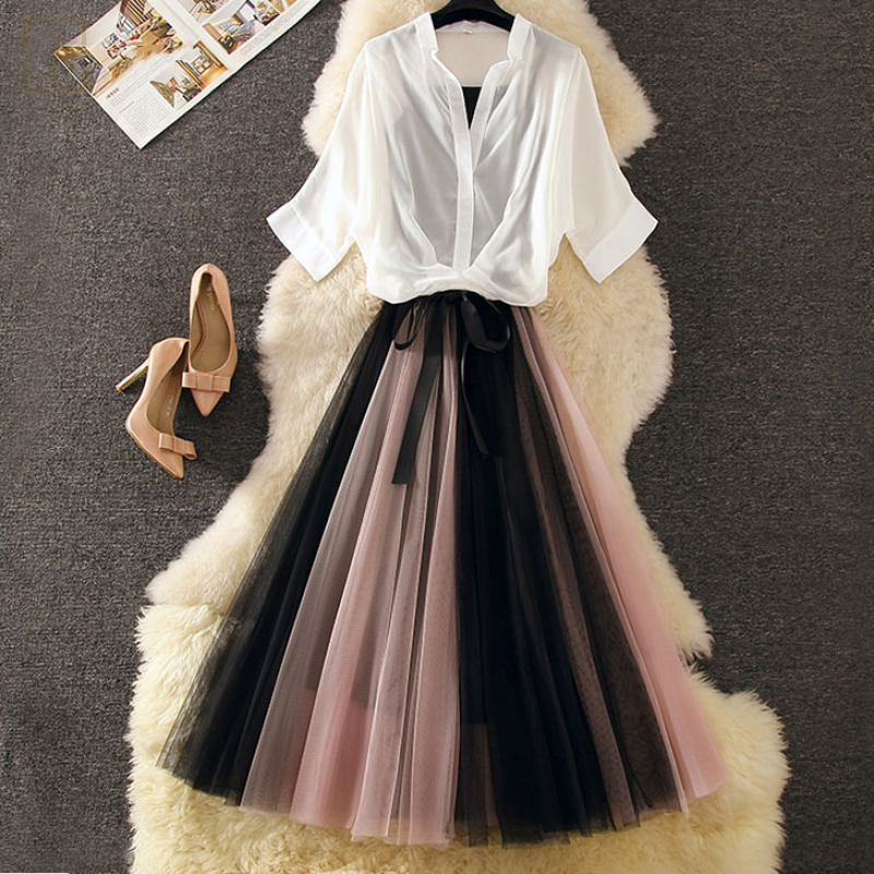白色/上身+粉色/半身裙類