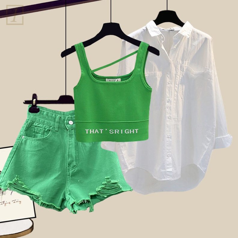 綠色短褲+白色襯衫+綠色背心