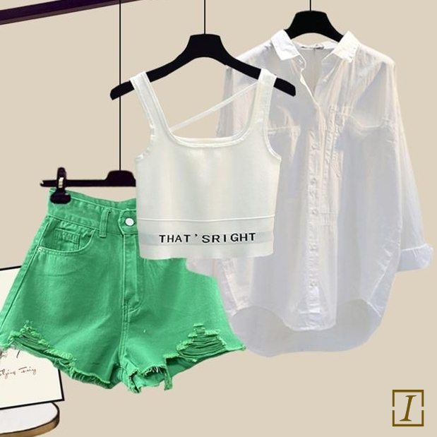 綠色短褲+白色襯衫+白色背心