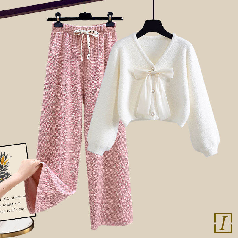 白色/毛衣＋粉色/闊腿褲