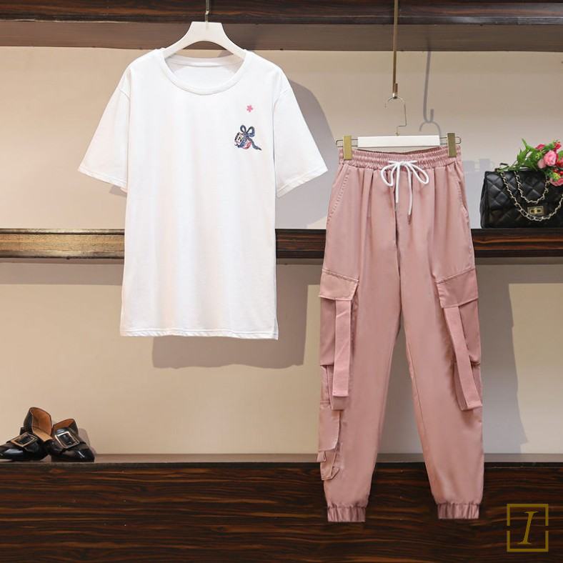 白色T恤+粉色褲子
